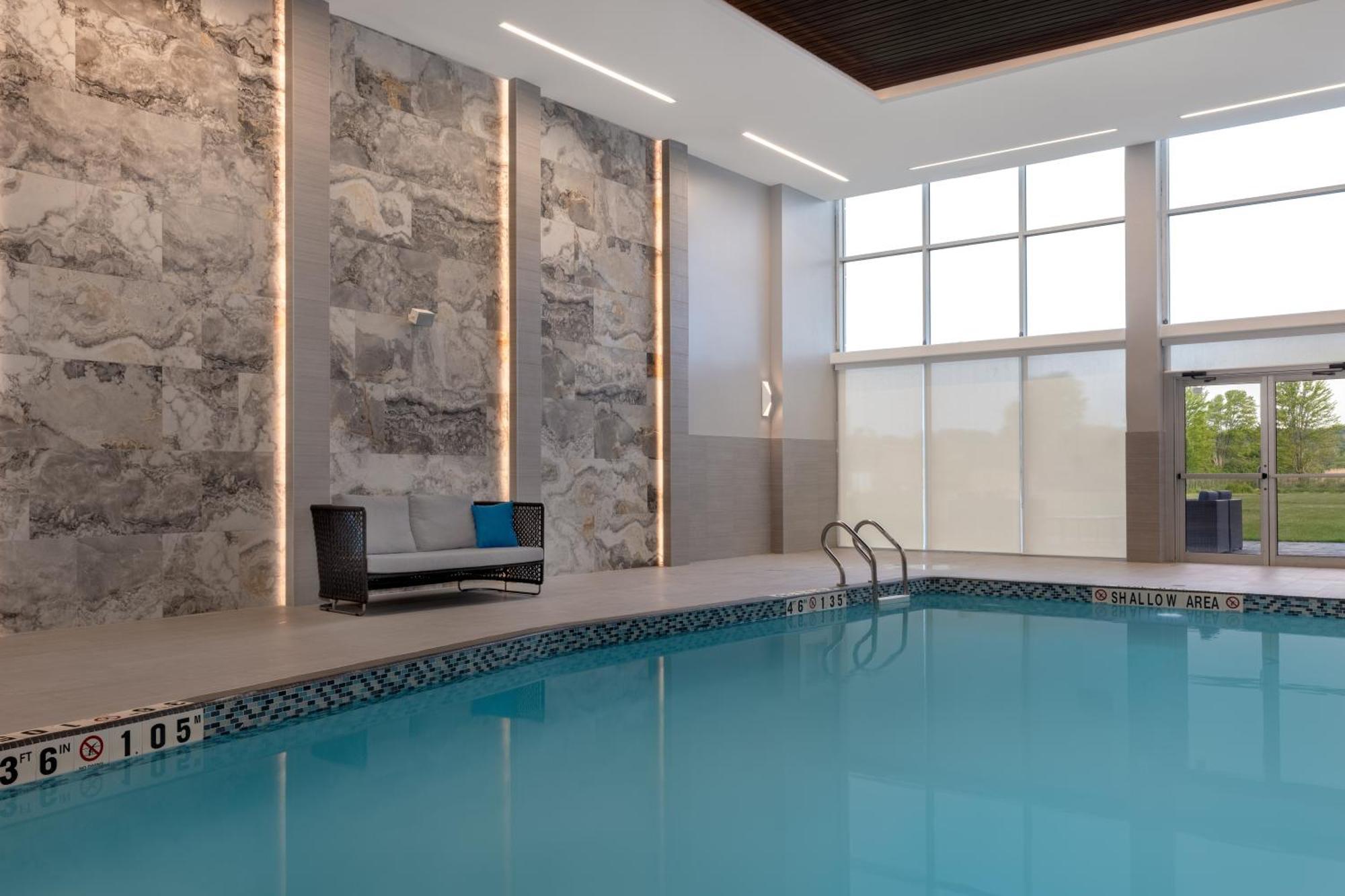 קינגסטון Ambassador Hotel & Conference Resort מראה חיצוני תמונה